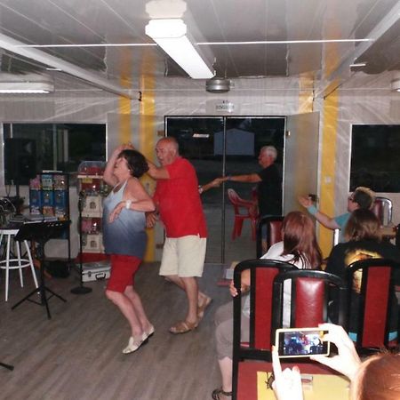Camping De Kerurus Hotel Plounéour-Trez Zewnętrze zdjęcie